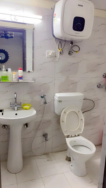 Attached Bathroom in 2.5 BHK Apartment at Sector 1 Greater Noida – for Rent