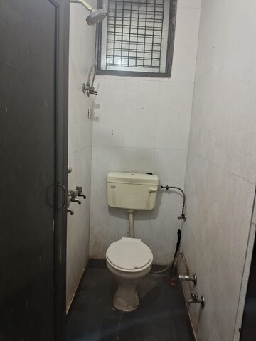 Bathroom in 1 BHK Builder Floor at Rohini Sector 6 – for Rent