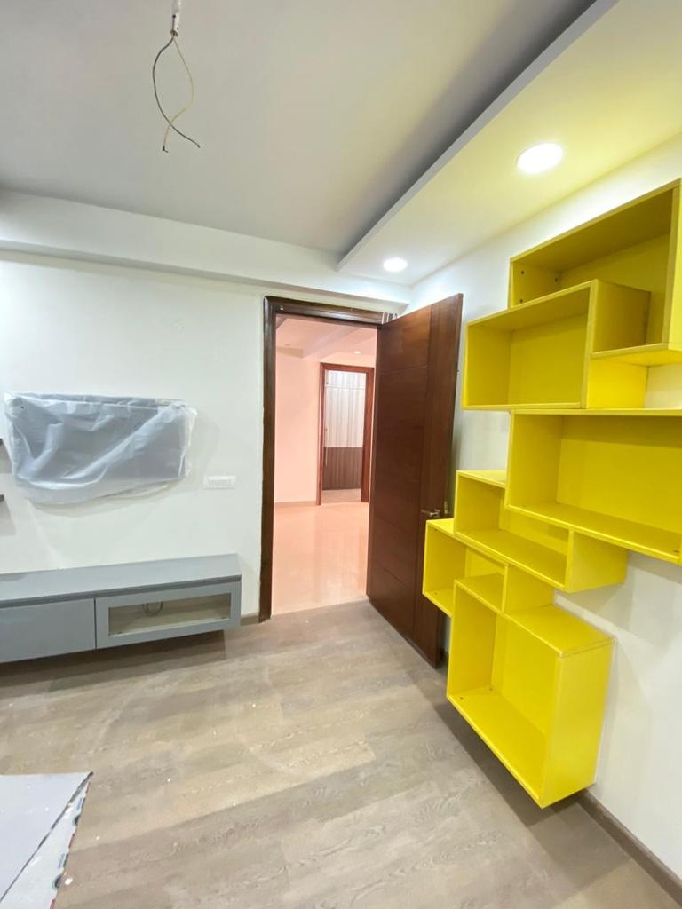 3 BHK + Servant Room 2420 Sq.Ft. Apartment in Pioneer Park Presidia