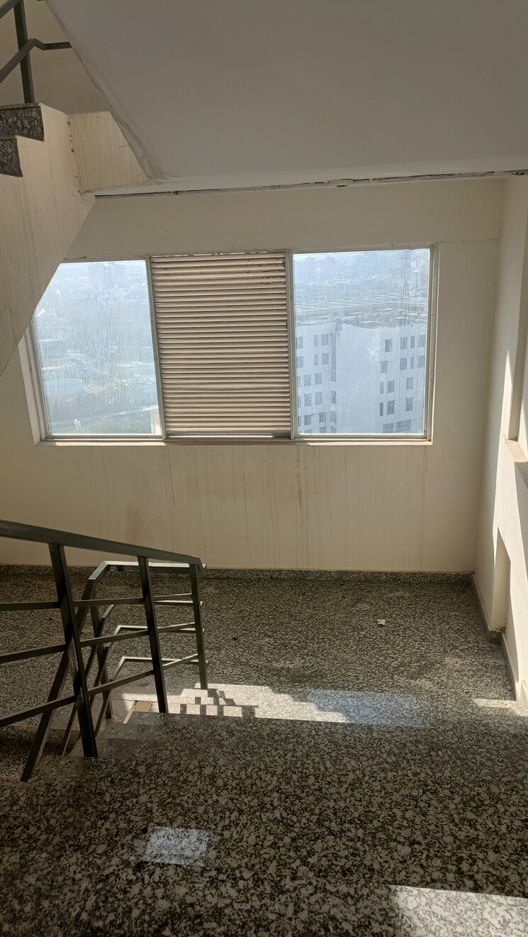 undefined, spectrum-metro Commercial Office Space 560 Sq.Ft. In Sector 75 Noida 8197300