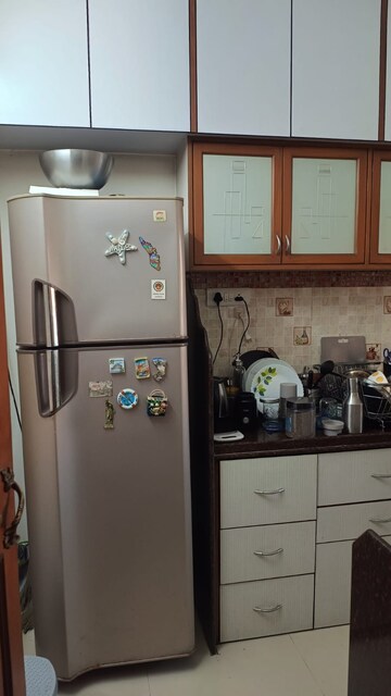 Furnished Amenities in 2 BHK Apartment at Skyline Villa, Powai – for Rent