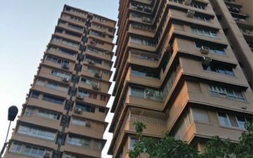 2 BHK Apartment For Sale in Lands End, Teen Batti