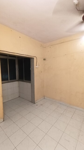 Room in 1 BHK Apartment at Dak Sangathan CHS, Malad East – for Rent