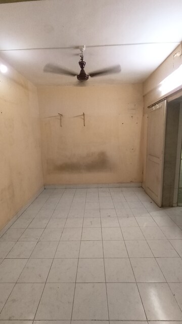 Room in 1 BHK Apartment at Dak Sangathan CHS, Malad East – for Rent