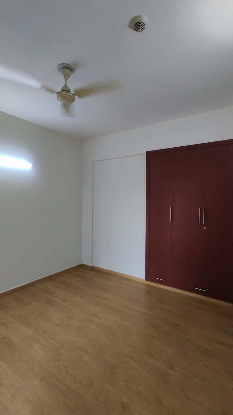 Room, moti nagar 3 Bedroom 1637 Sq.Ft. Apartment In Moti Nagar Delhi 8197311