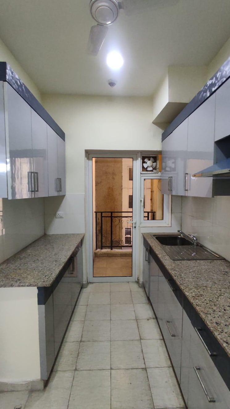 Kitchen, moti nagar 3 Bedroom 1637 Sq.Ft. Apartment In Moti Nagar Delhi 8197311