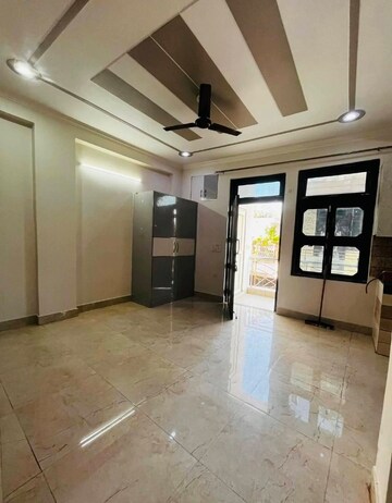 Parking in 2 BHK Builder Floor at Saket – for Rent