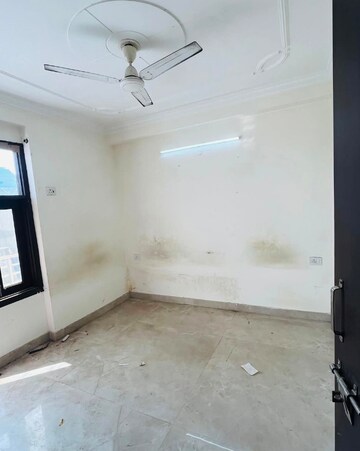 Room in 1 BHK Builder Floor at Saket – for Rent