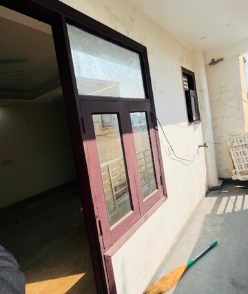 Building Lobby in 1 BHK Builder Floor at Saket – for Rent