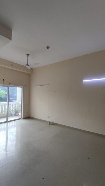 Room in 3 BHK Apartment at Moti Nagar – for Sale
