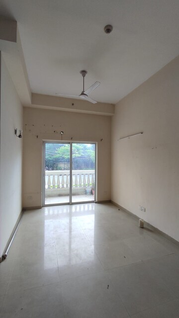 Room in 3 BHK Apartment at Moti Nagar – for Sale
