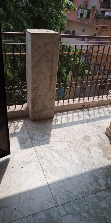 Balcony in 1 BHK Builder Floor at Shalimar Bagh – for Rent
