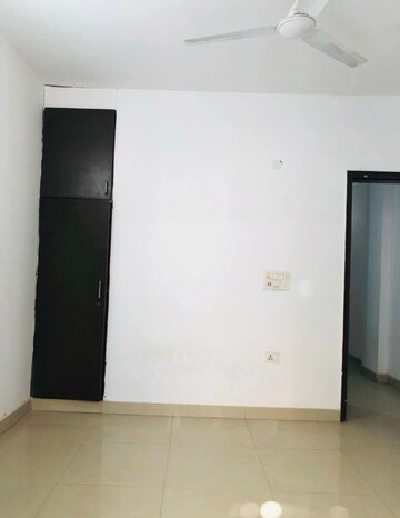 Room in 1 BHK Builder Floor at Saket – for Rent