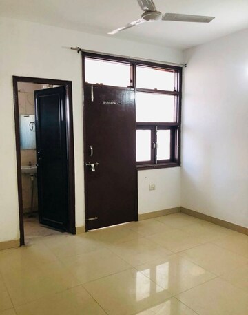Room in 1 BHK Builder Floor at Saket – for Rent