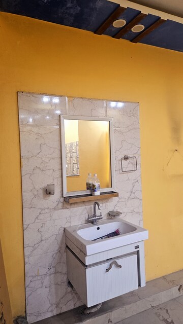 Master Bedroom in 2 BHK Independent House at Gomti Nagar – for Rent