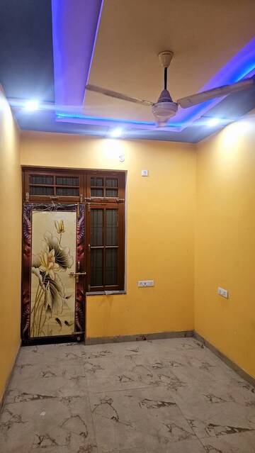 Room in 2 BHK Independent House at Gomti Nagar – for Rent