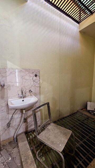 Bathroom in 2 BHK Independent House at Gomti Nagar – for Rent