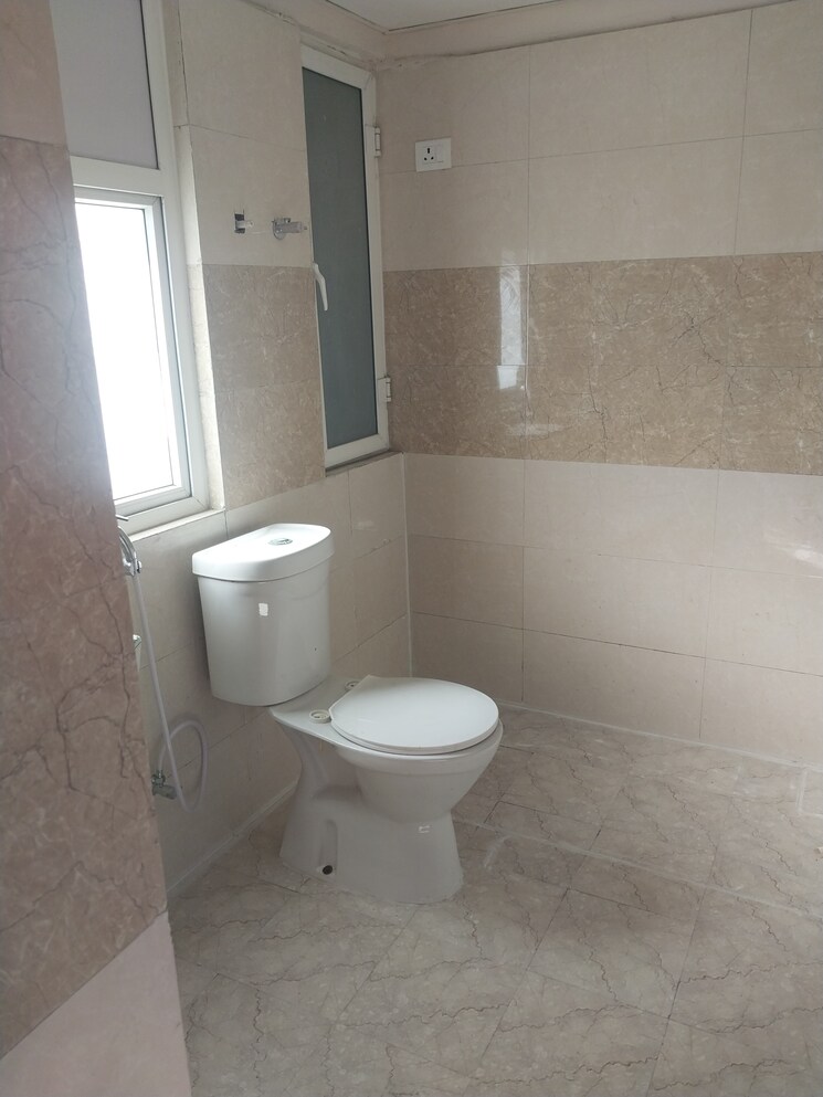 Bathroom, amrapali-golf-homes 3 Bedroom 1595 Sq.Ft. Apartment In Sector 4, Greater Noida Greater Noida 8197462
