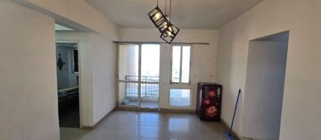 Room in 2 BHK Apartment at Jaypee Greens Kosmos, Sector 134 – for Rent