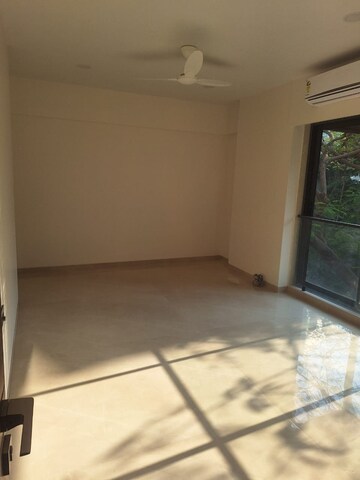 Room in 2 BHK Apartment at Gokul Concorde, Kandivali East – for Sale