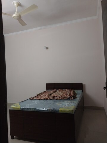 Furnished Amenities in 3 BHK Apartment at Amrapali Golf Homes, Sector 4, Greater Noida – for Rent