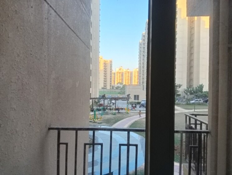 Balcony, signature-orchard-avenue-2 2 Bedroom 680 Sq.Ft. Apartment In Sector 93 Gurgaon 8197538