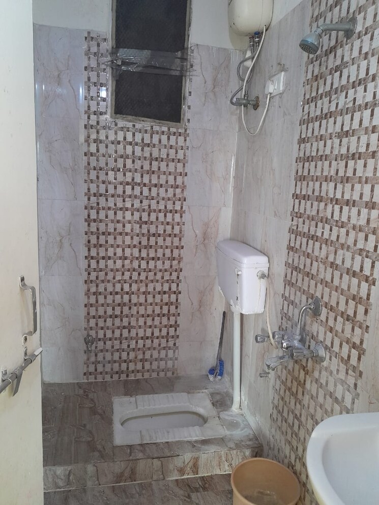 Bathroom, misrod 2 Bedroom 750 Sq.Ft. Apartment In Misrod Bhopal 8197613