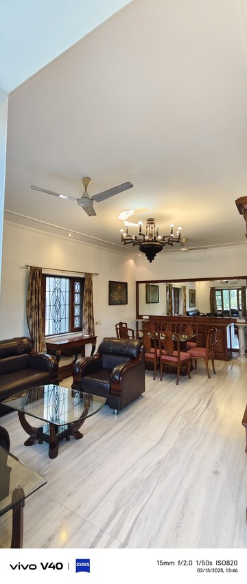 Living Room in 2 BHK Apartment at Defence Colony – for Rent