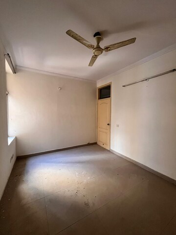 Room in 3 BHK Apartment at Orbit Apartments, Vip Road – for Rent