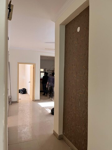 Room in 3 BHK Apartment at Orbit Apartments, Vip Road – for Rent