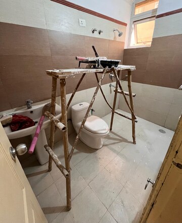 Team Area in 3 BHK Apartment at Orbit Apartments, Vip Road – for Rent