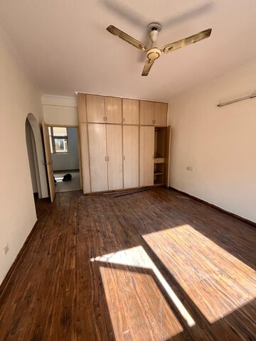 Room in 3 BHK Apartment at Orbit Apartments, Vip Road – for Rent