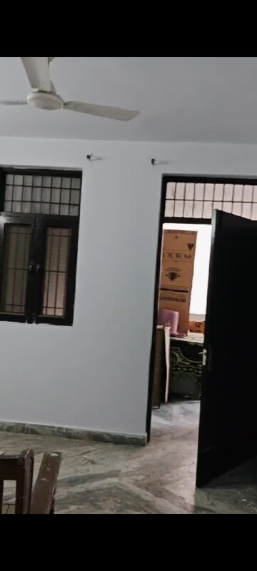 2 BHK Builder Floor For Rent in Chattarpur