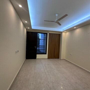 Room in 3 BHK Builder Floor at Sector 47 – for Rent