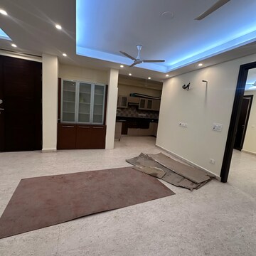 Room in 3 BHK Builder Floor at Sector 47 – for Rent