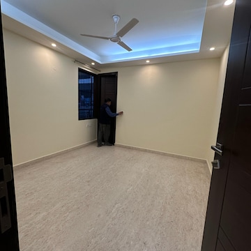 Room in 3 BHK Builder Floor at Sector 47 – for Rent