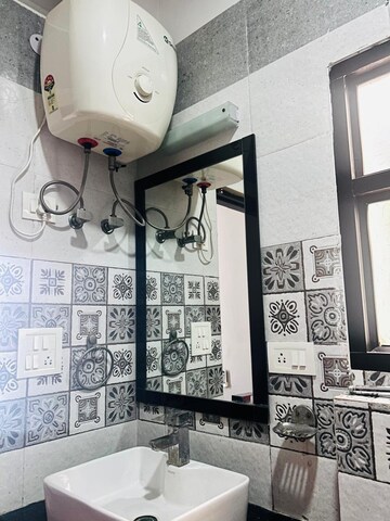 Attached Bathroom in 2 BHK Builder Floor at Vasant Kunj – for Rent