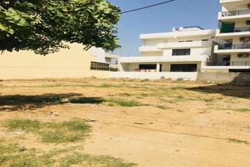  Plot For Sale in Sector 27