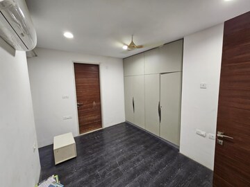 Room in 4 BHK Apartment at O2 Square Residences, Nanakramguda – for Rent
