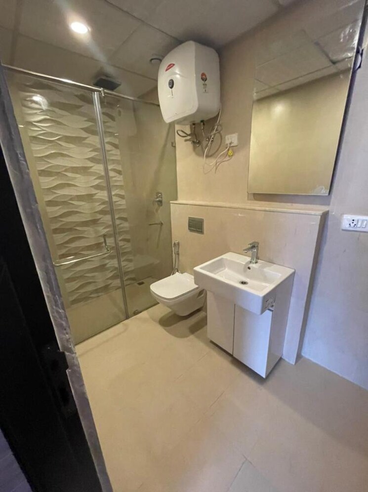 Bathroom, ip extension 3 Bedroom 1500 Sq.Ft. Apartment In Ip Extension Delhi 8198021