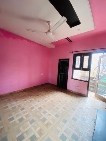 Room in 2 BHK Builder Floor at Sunny Enclave – for Rent