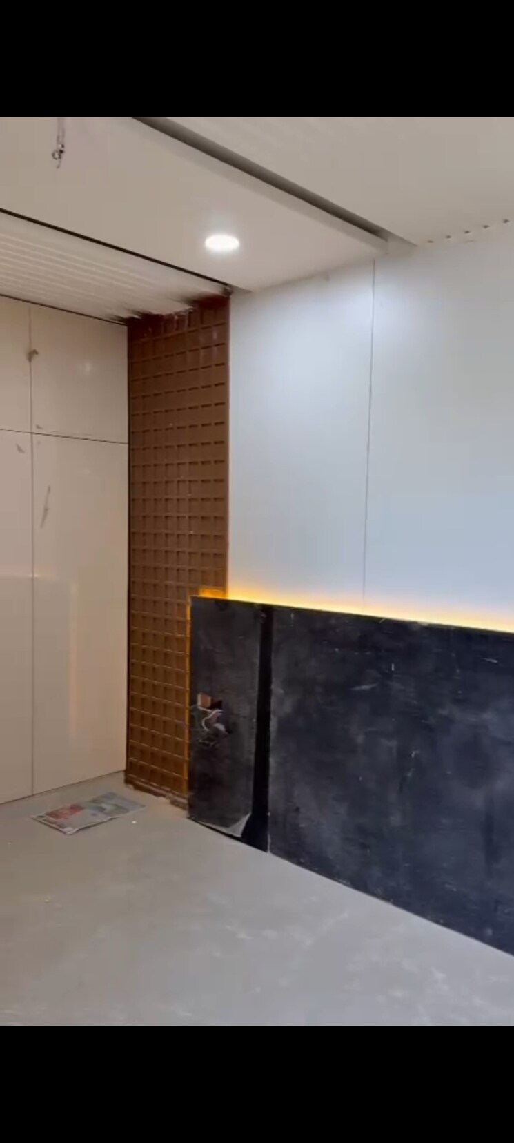 Room, sector 85 3 Bedroom 250 Sq.Yd. Builder Floor In Sector 85 Faridabad 8198066