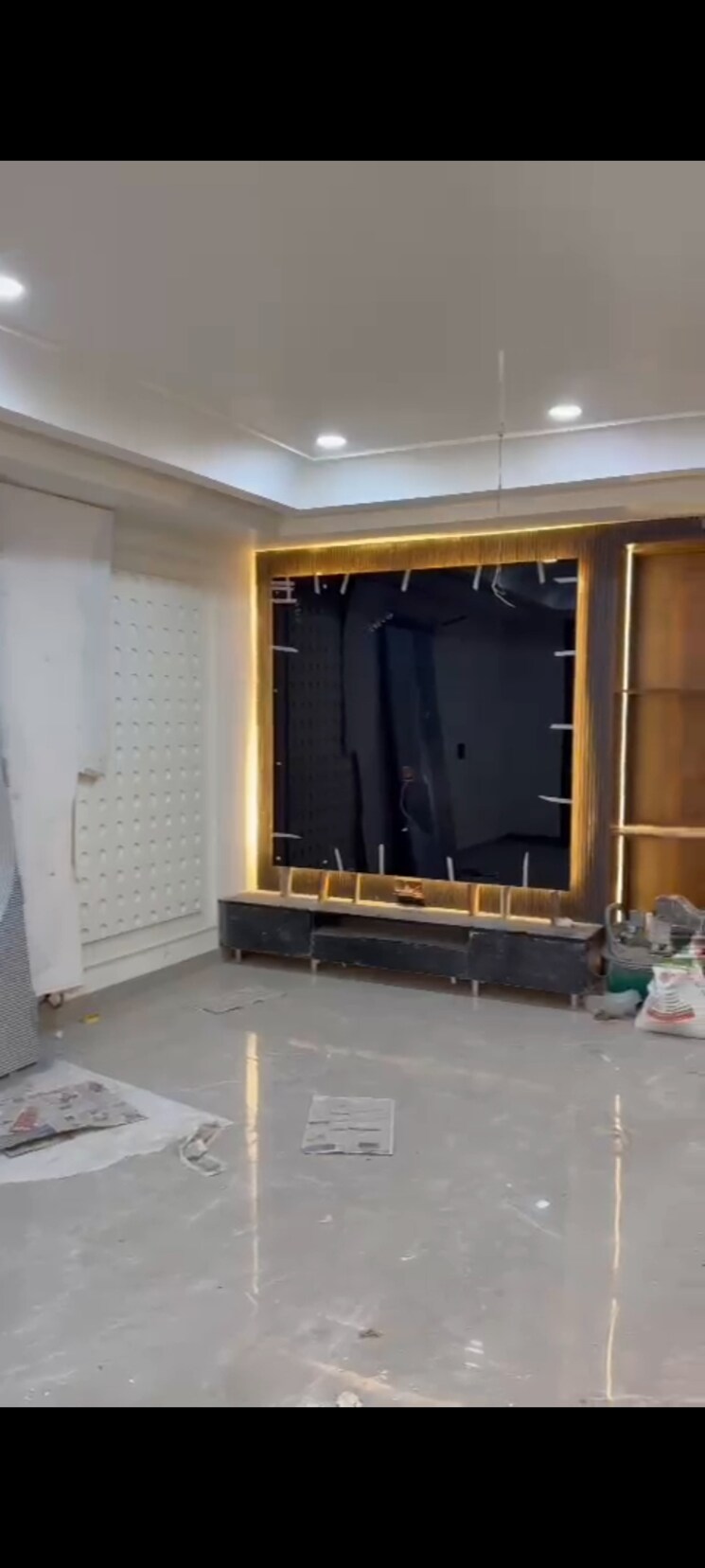 Living Room, sector 85 3 Bedroom 250 Sq.Yd. Builder Floor In Sector 85 Faridabad 8198066