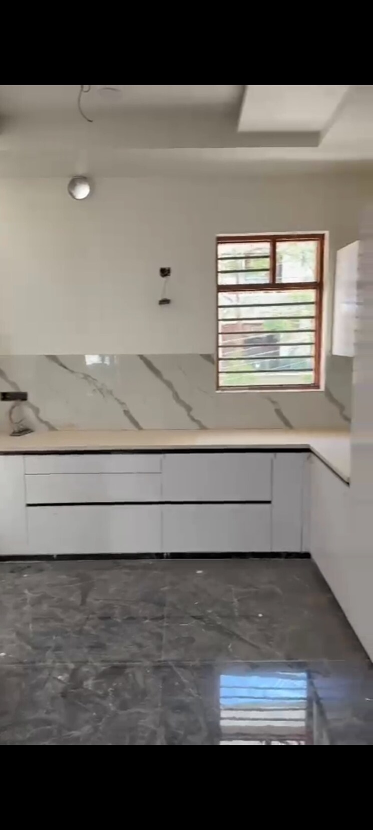 Kitchen, sector 85 3 Bedroom 250 Sq.Yd. Builder Floor In Sector 85 Faridabad 8198066