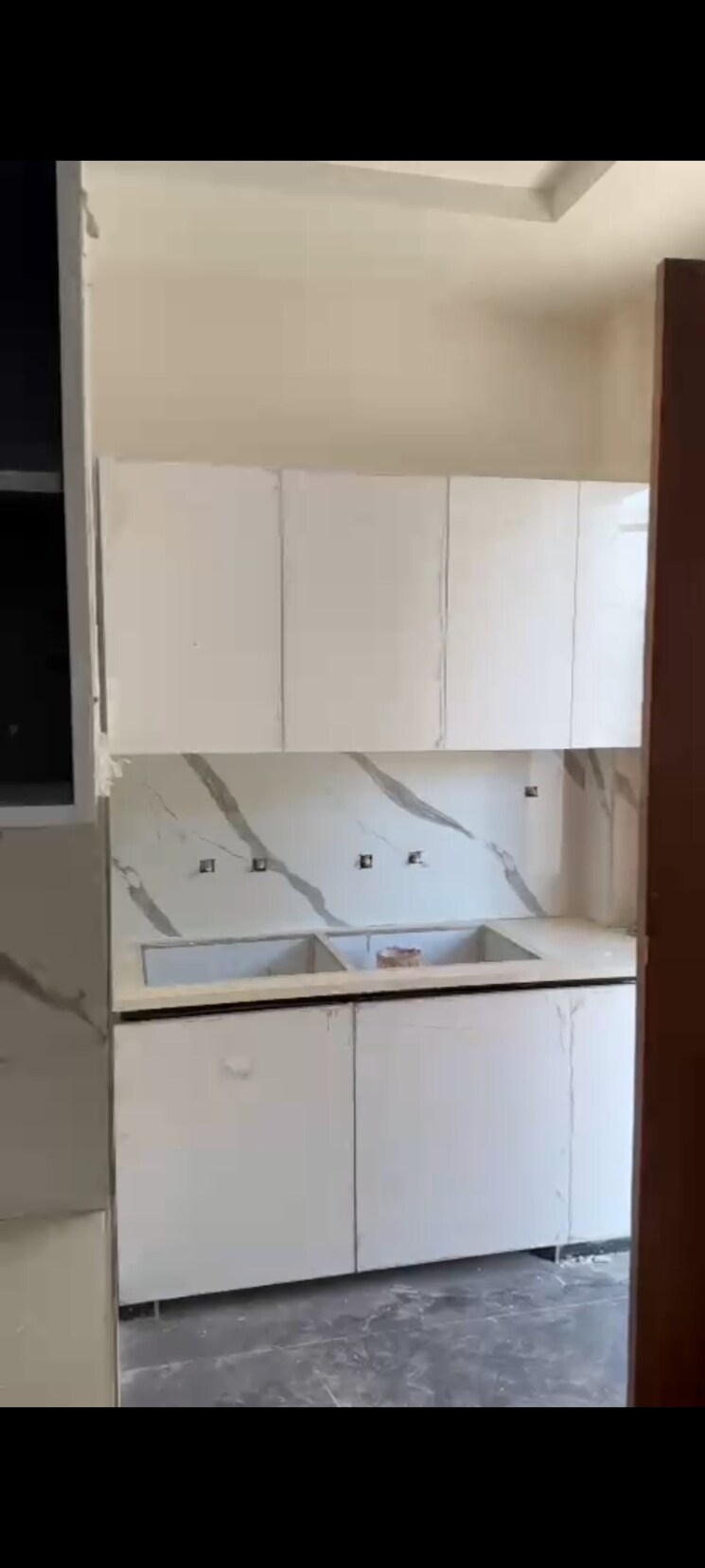 Kitchen, sector 85 3 Bedroom 250 Sq.Yd. Builder Floor In Sector 85 Faridabad 8198066