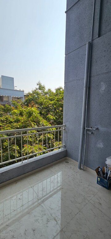 Balcony in 2 BHK Apartment at Erandwane – for Rent