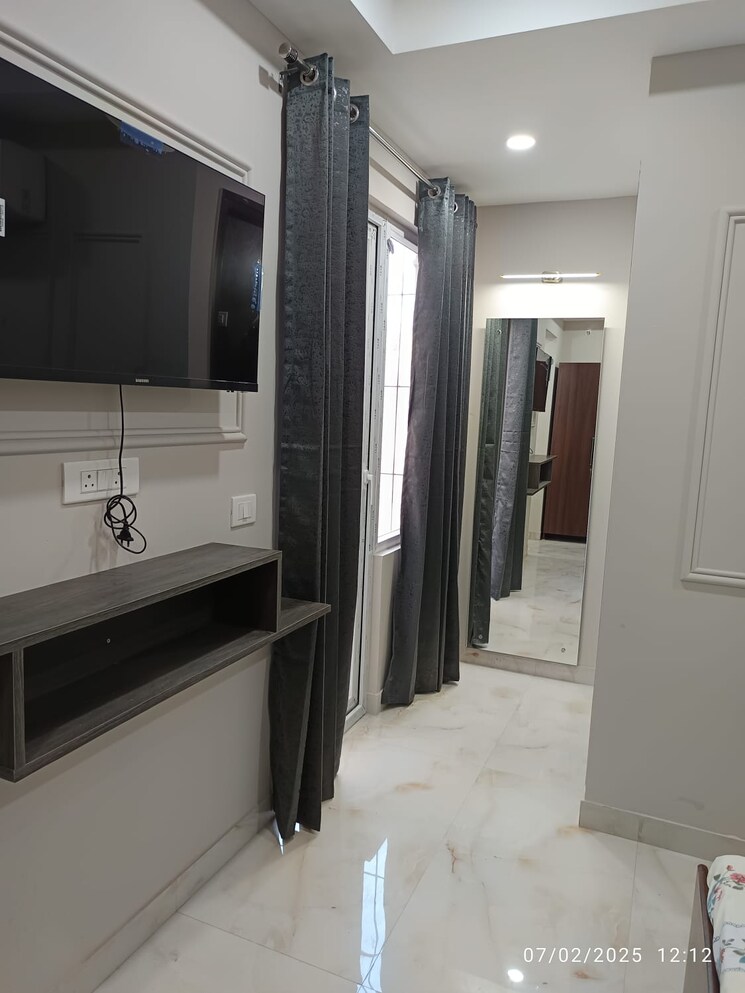 Living Room, prateek-wisteria 3 Bedroom 1385 Sq.Ft. Apartment In Sector 77 Noida 8198136