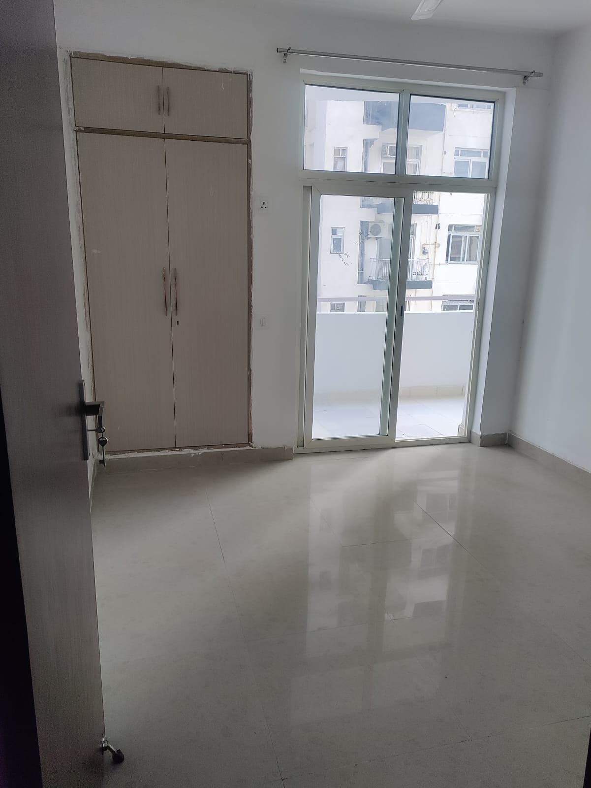 2 BHK Apartment For Sale in Prateek Wisteria