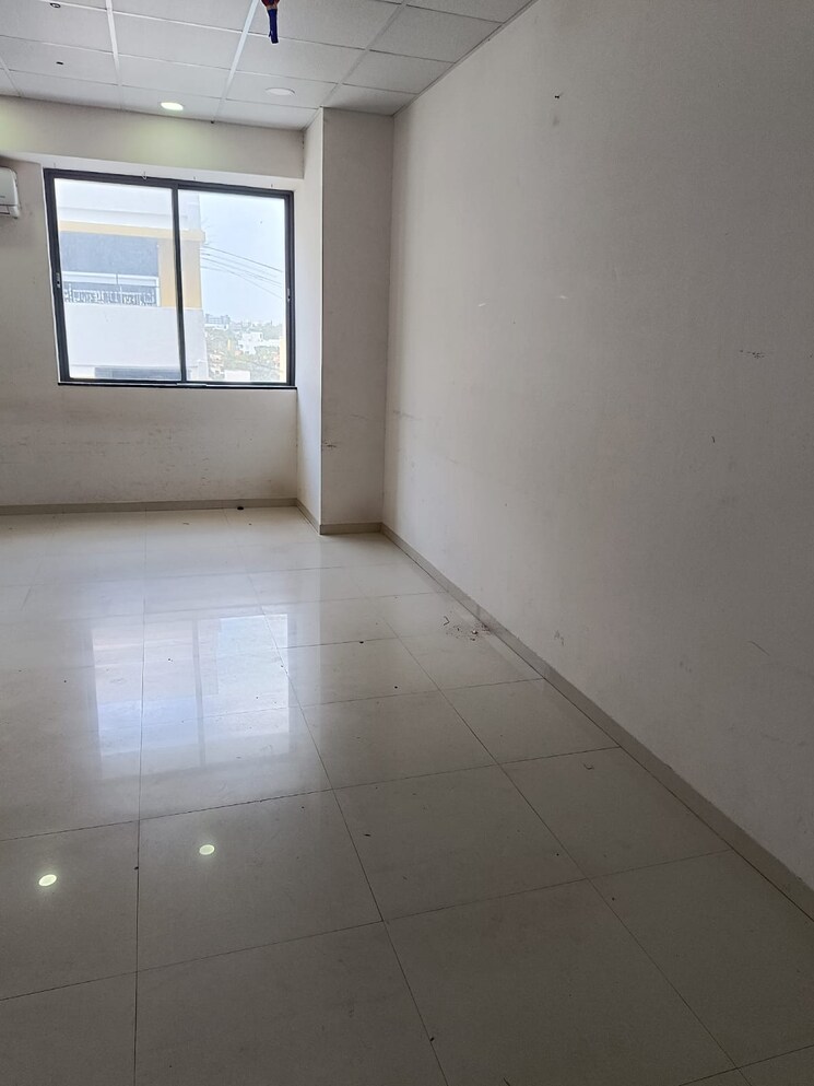 Other, vtp-kp-square Commercial Office Space 525 Sq.Ft. In Chinchwad Pune 8198188