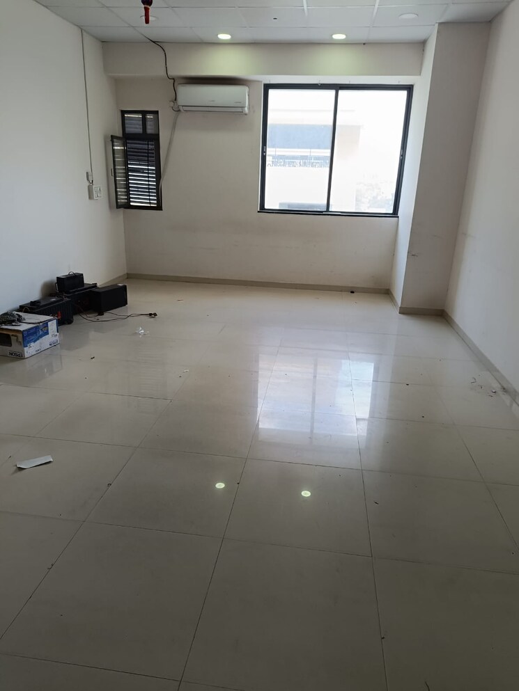 Other, vtp-kp-square Commercial Office Space 525 Sq.Ft. In Chinchwad Pune 8198188